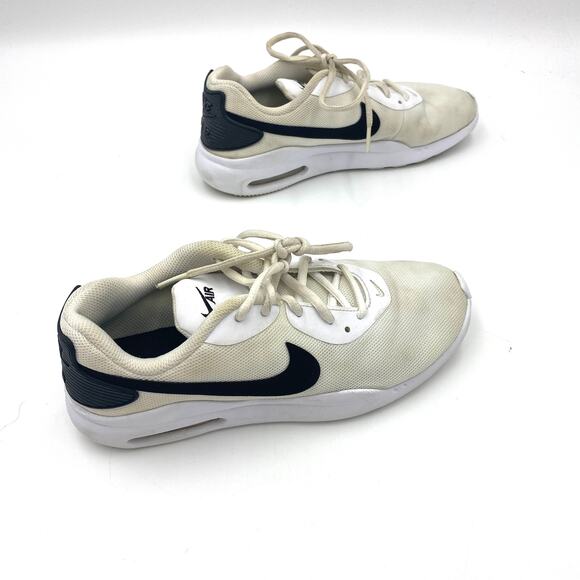 Nike Air Max Oketo Sneakers - Picture 4 of 9